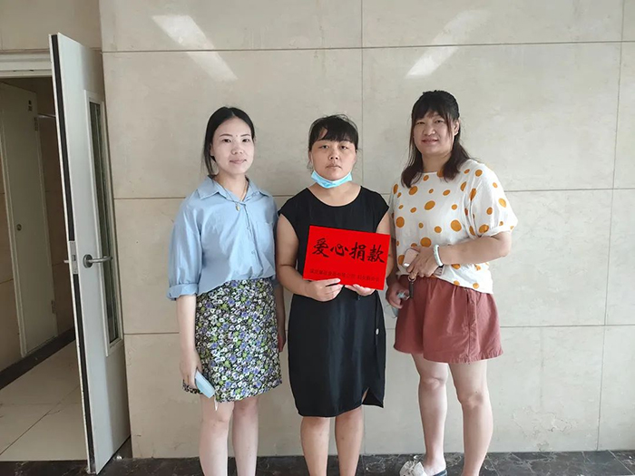 暖心慰問，進行中